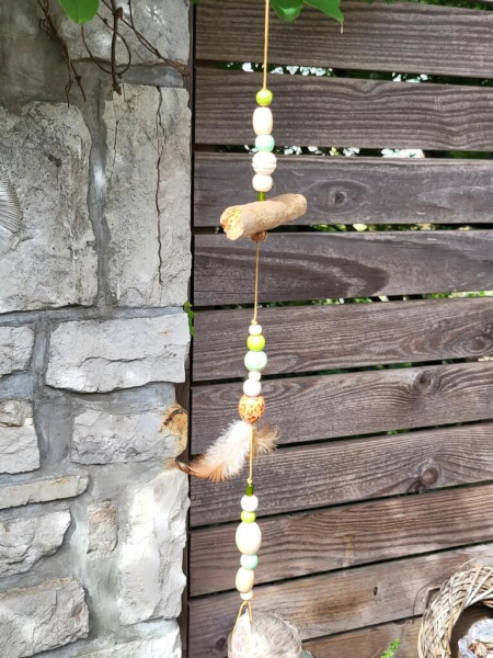 Boho-Hänger Modell A, Natur-Grün, Treibholz, Federn