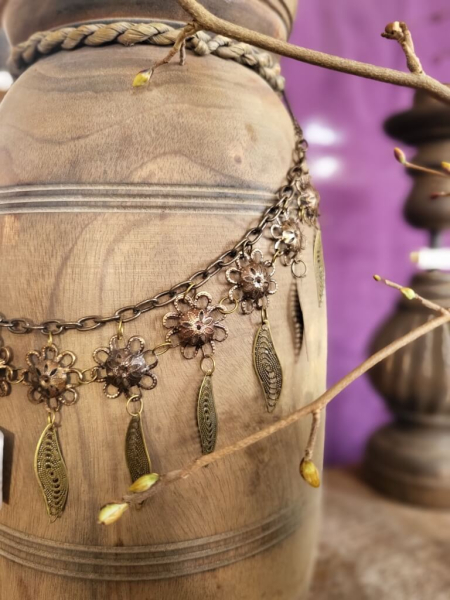 Deko Metall-Kette mit Federn