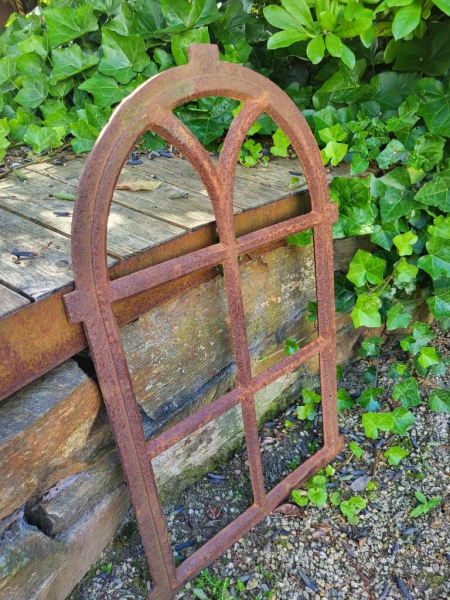 Gusseisen-Fenster, rund