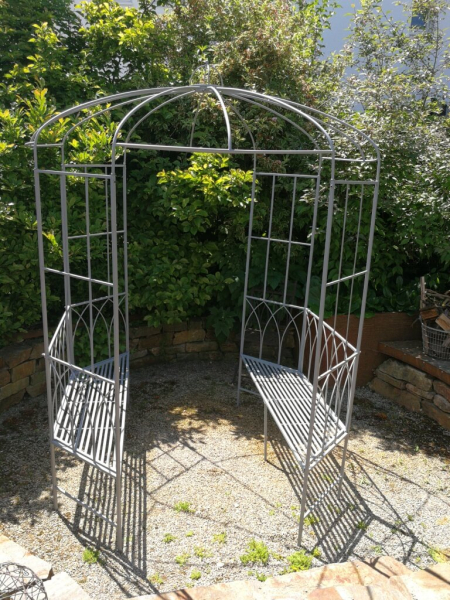 Metallpavillion mit Bank, hellgrau lackiert