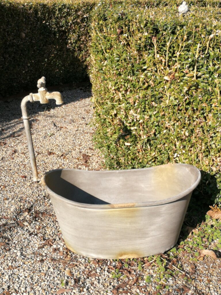 Shabby Chic Pflanzwanne mit Wasserhahn