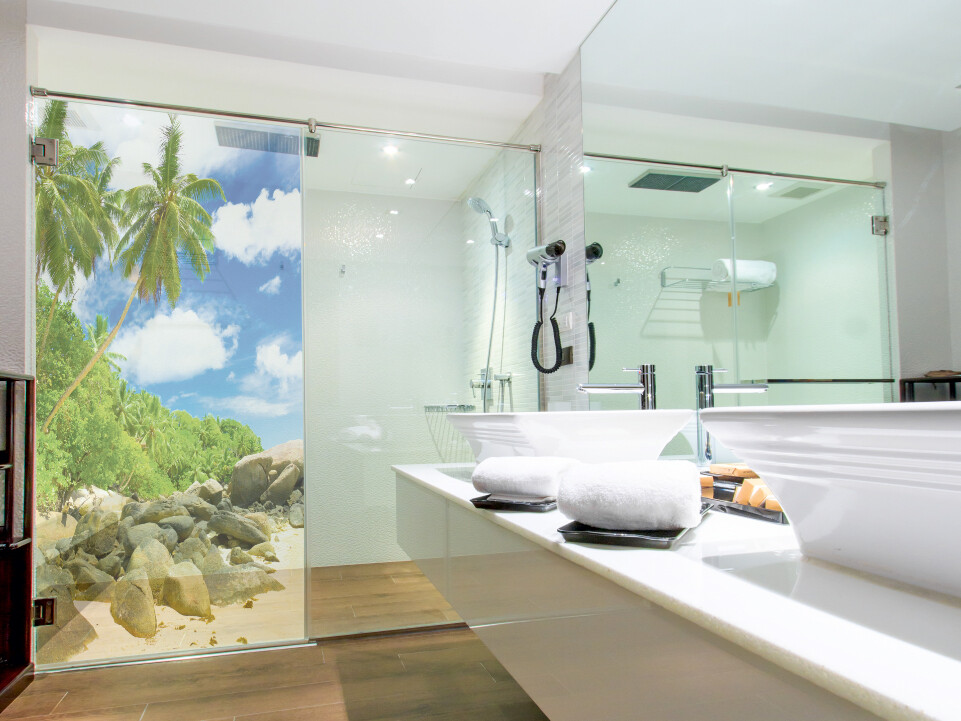 Glasrückwand Dusche mit eigenen Motiv