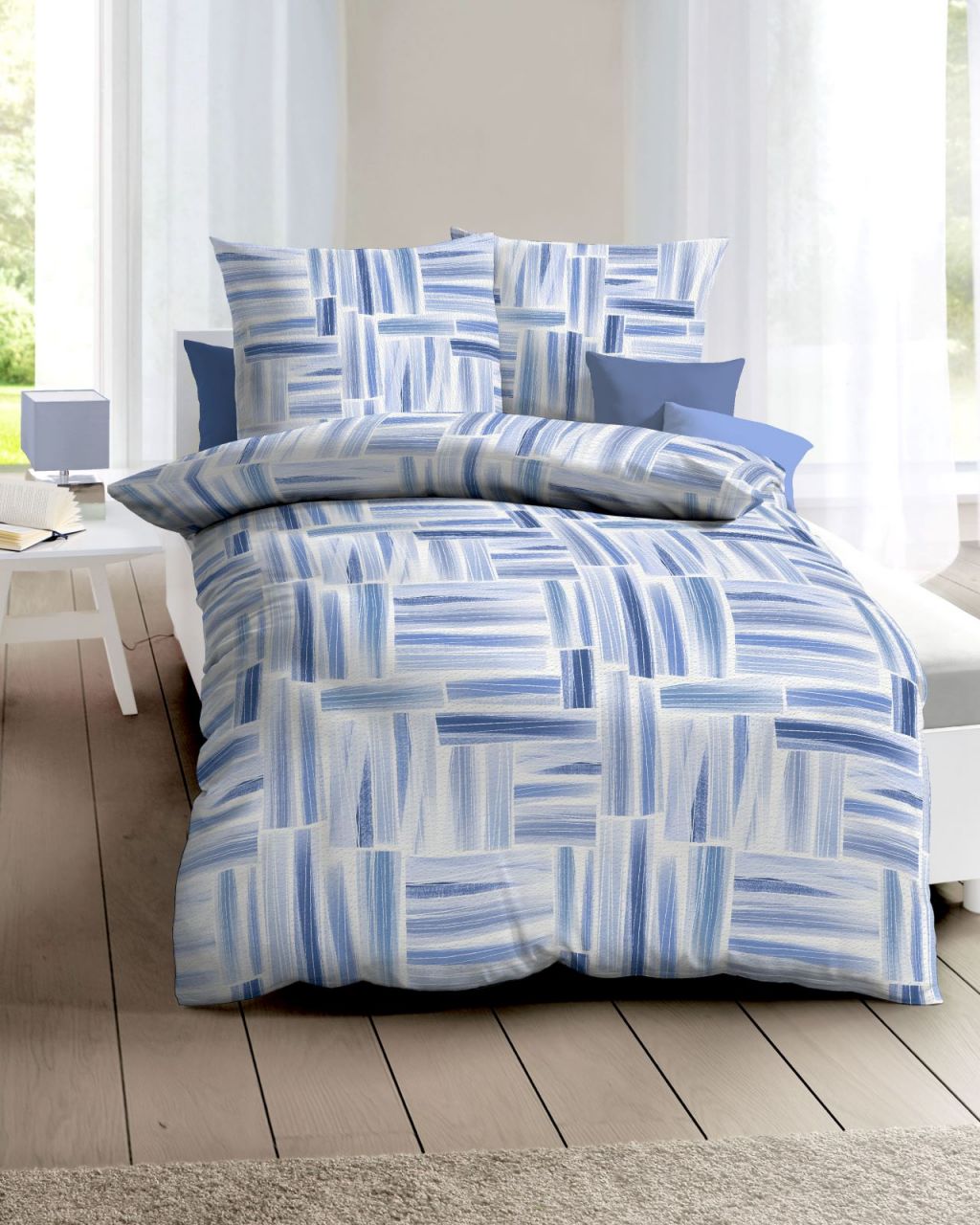 Frame 591, 155 x 220 + 80 x 80 cm