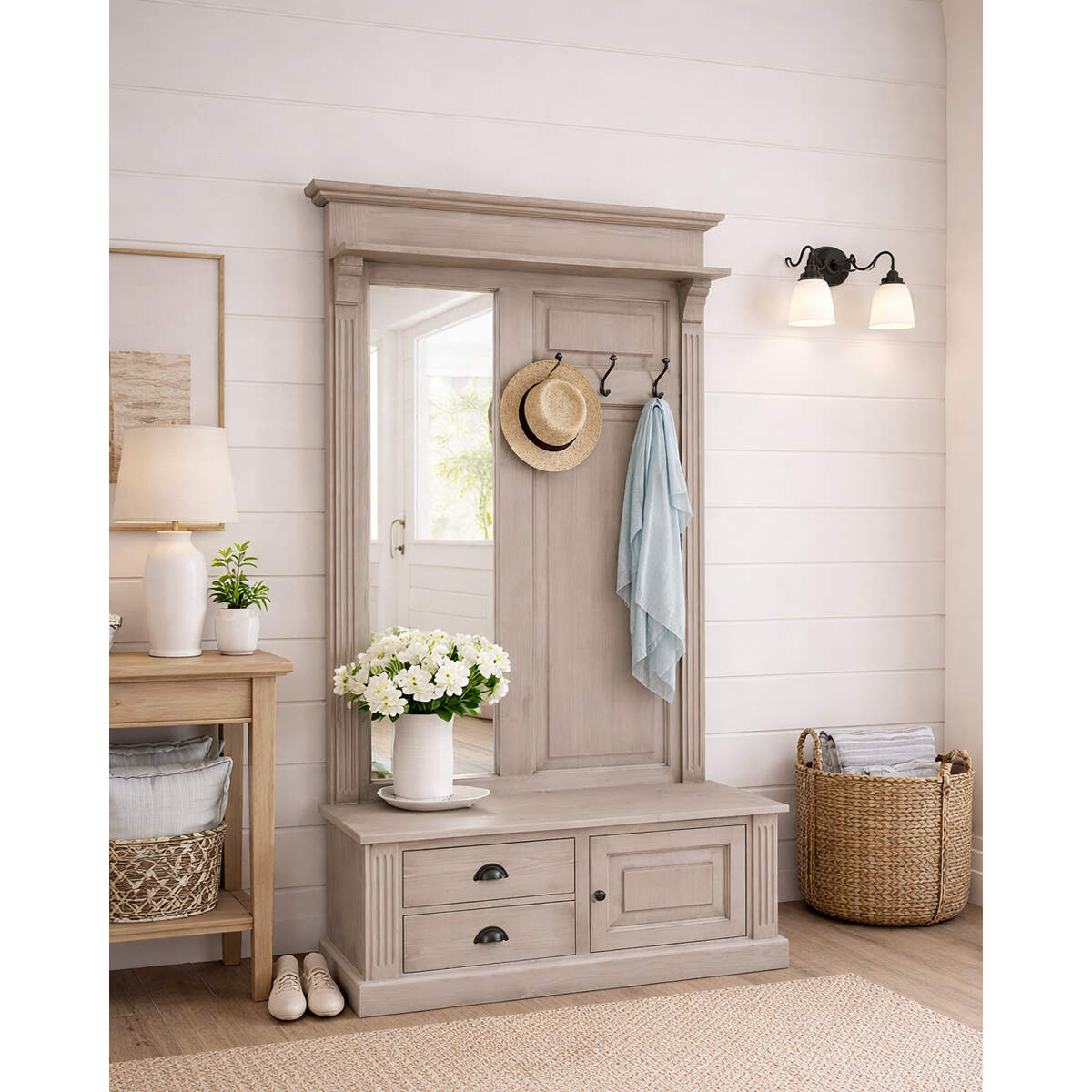 Große Landhaus Garderobe mit Spiegel, graubraun gebürstet