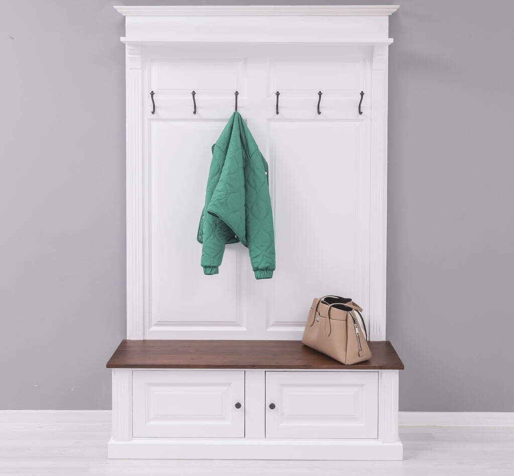 Große Landhaustil Garderobe weiß-mahagoni