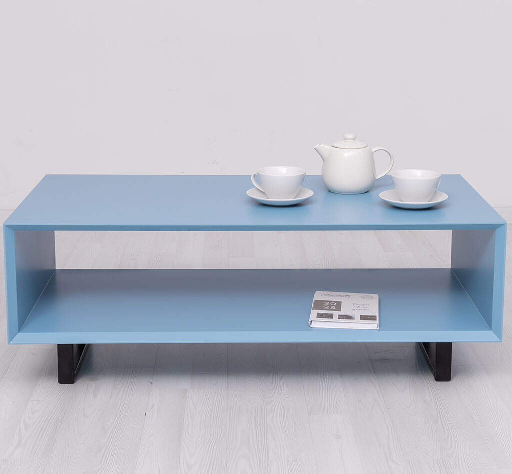 Wohnzimmertisch im Skandi-Look mit Metallfüßen himmelblau