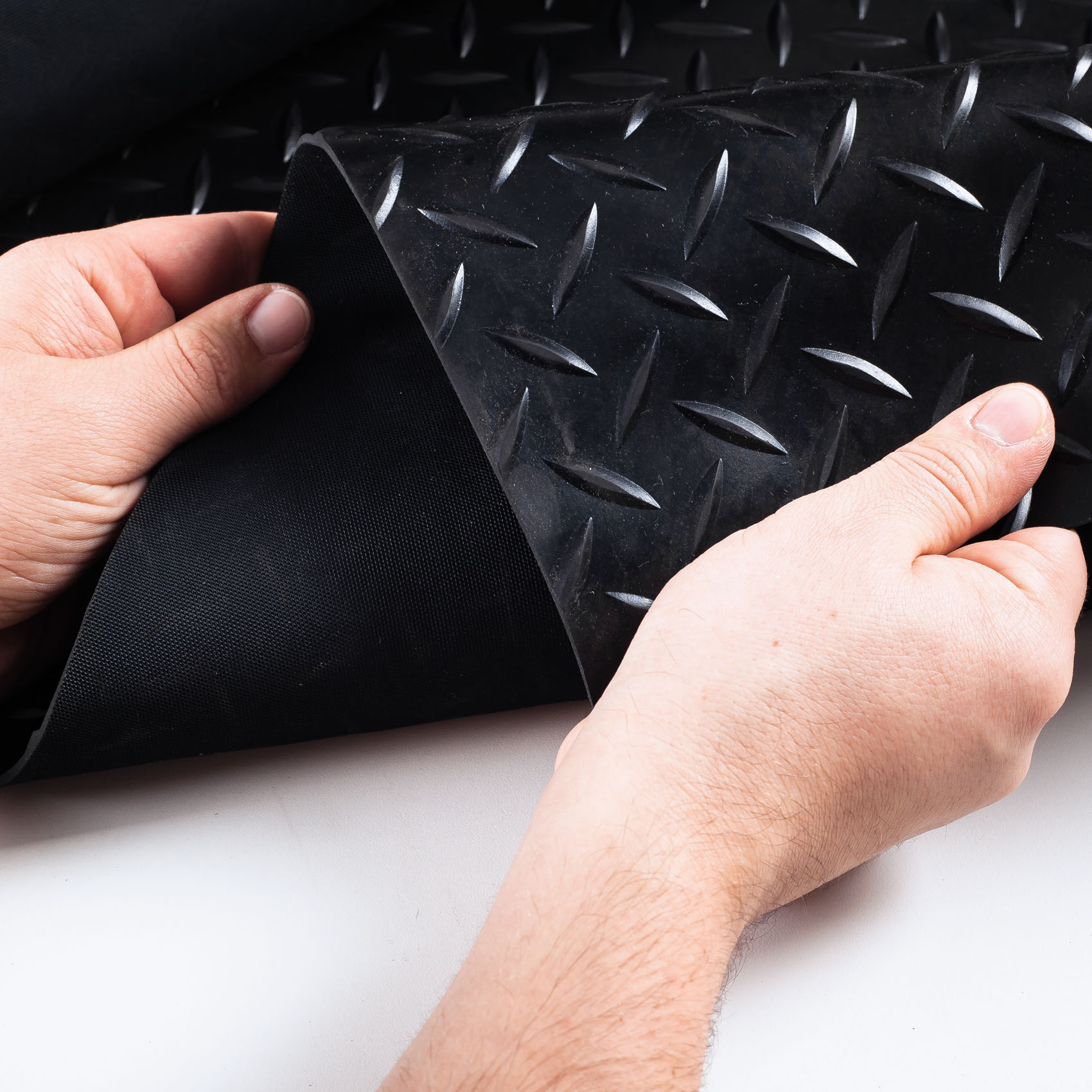 Gummimatte Meterware SBR Gummiplatte Riffelblech Gummi Bodenbelag Schwarz Stärke: 3mm 100cm Breit Gummiläufer 50 x 100cm