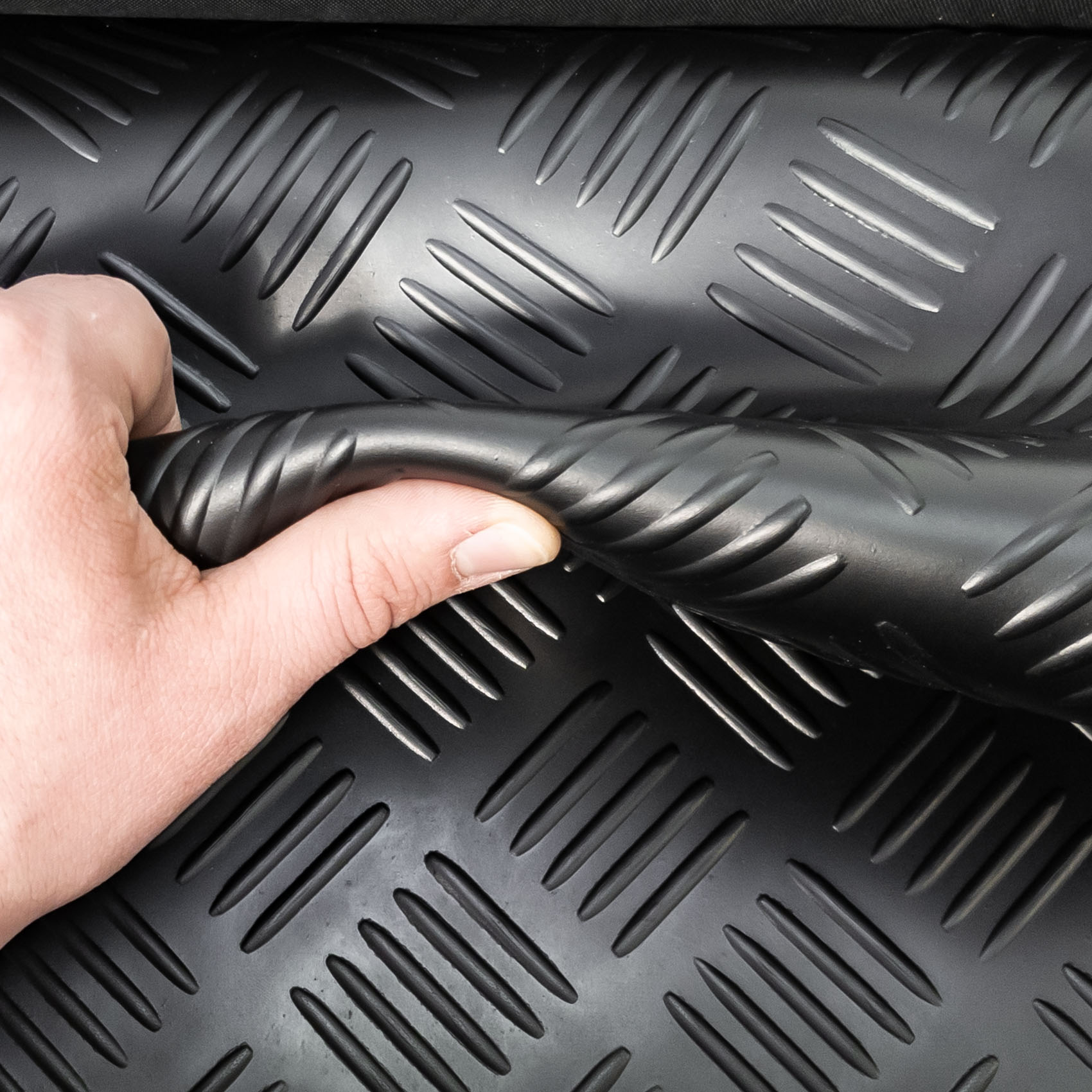 SBR Gummimatte Meterware Gummi Bodenbelag Tränen Riffelblech Optik Schwarz 3mm 100cm Breite 50 x 100cm