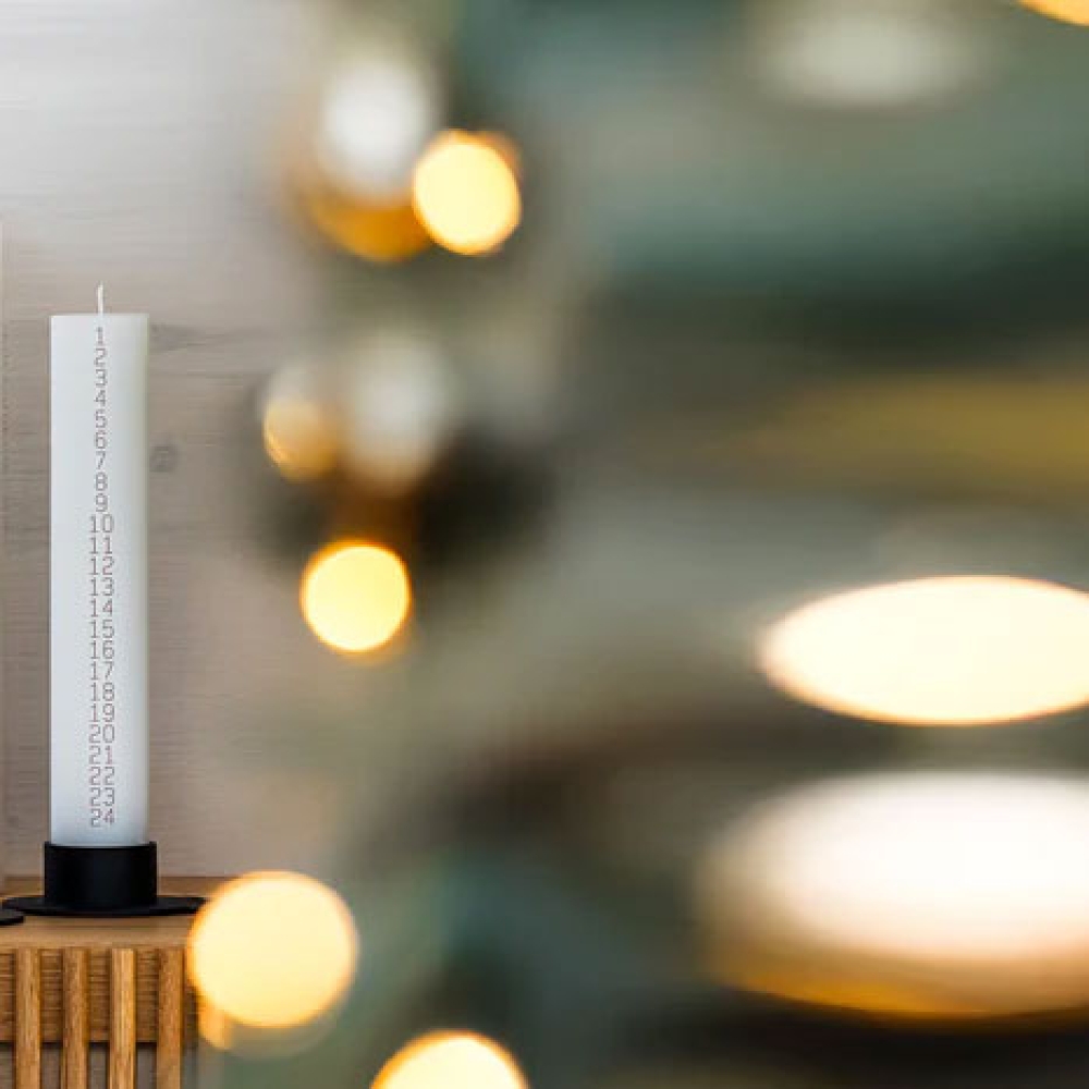 Kalenderkerze rote Zahlen Größe 5cm x30 cm