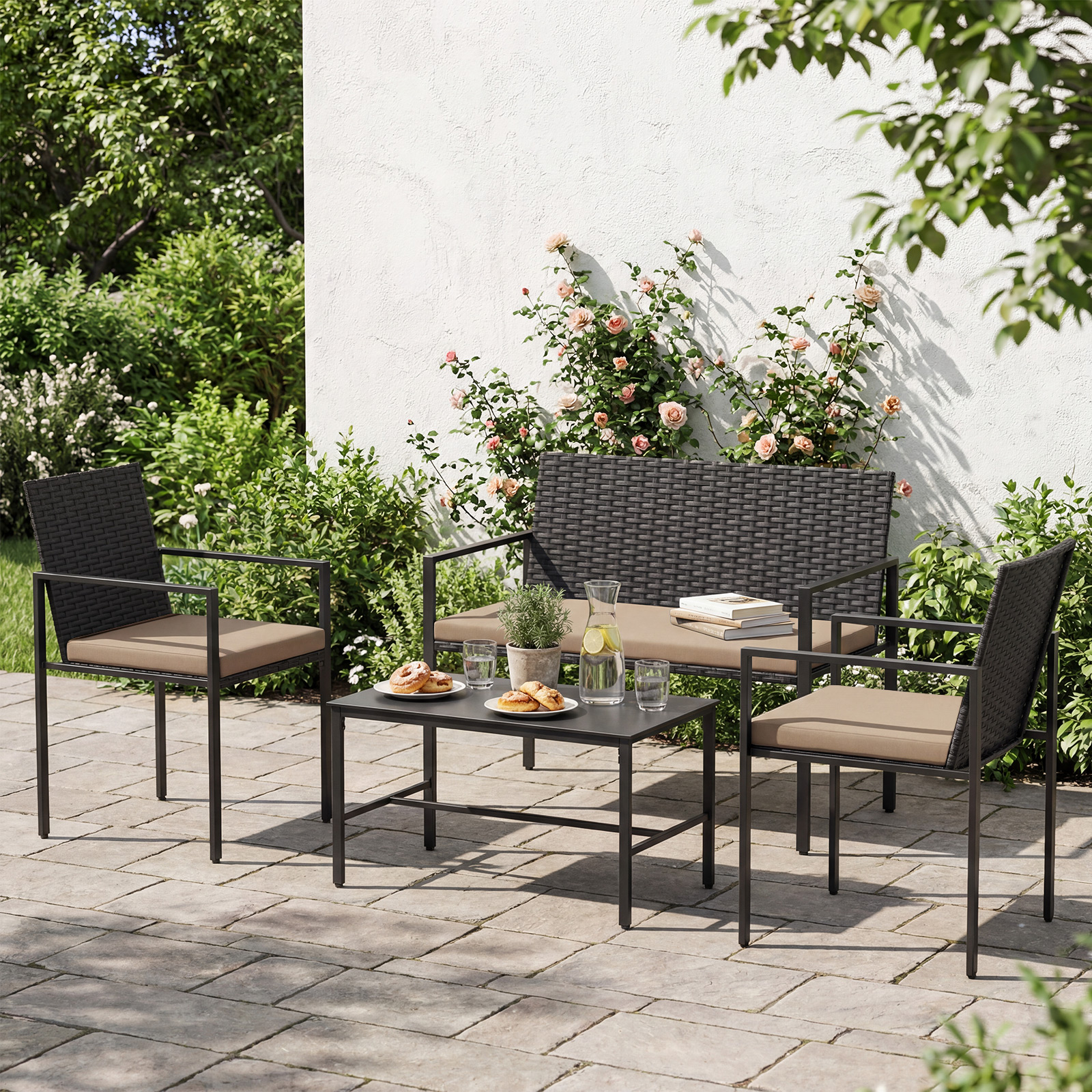 4-teiliges Gartenmöbel-Set Outdoor Rattan Stühle & Loveseat mit gehärtetem Glas-Couchtisch Braun