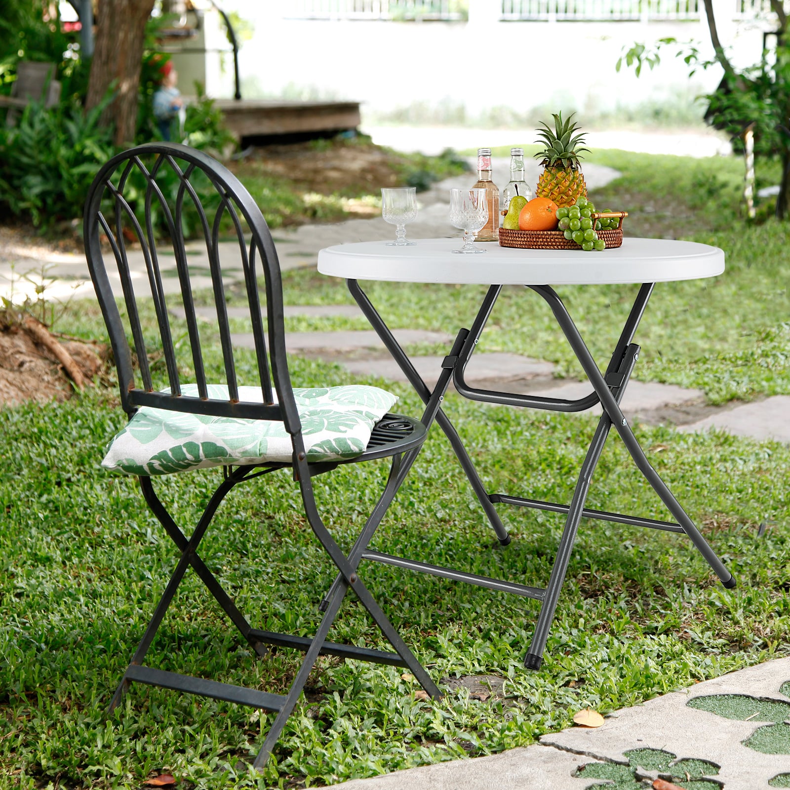 81cm runder Klapptisch Kunststofftisch mit verstärkter HDPE Tischplatte robuste Metallbeine & rutschfeste Fußpolster Weiß