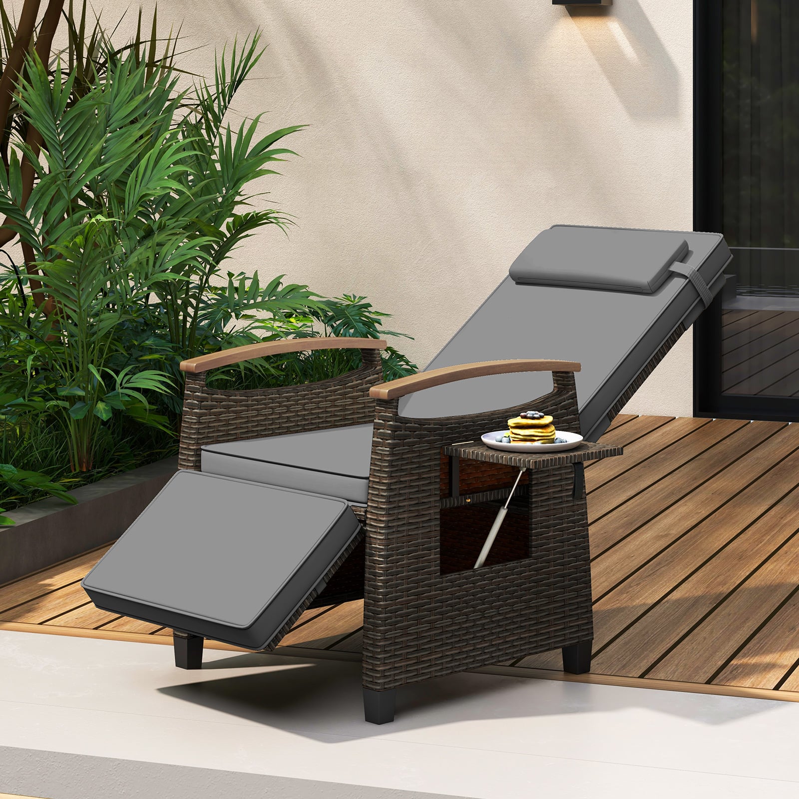 Relaxliege Rattan Liegesessel mit weichen Kissen Verstellbarer Rückenlehne und Fußstütze Liegestuhl Grau