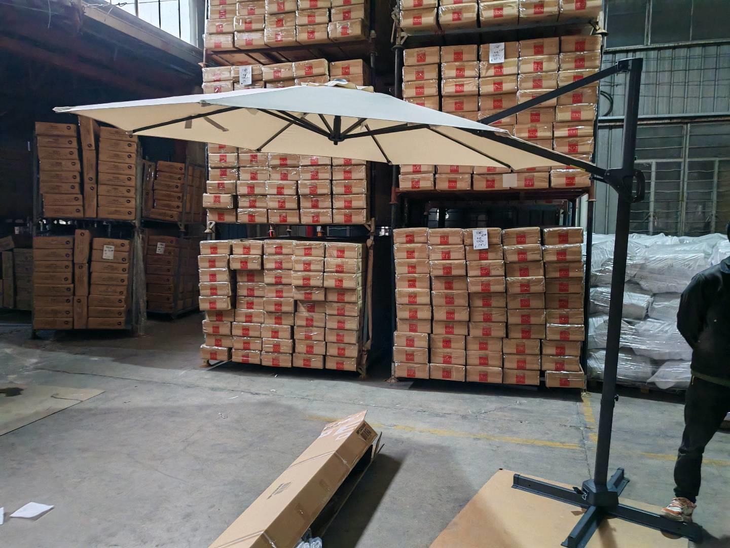 Ampelschirm Ø 300 cm Neigbarer Sonnenschirm 360° Drehbar mit Kurbel & Fußpedal Beige
