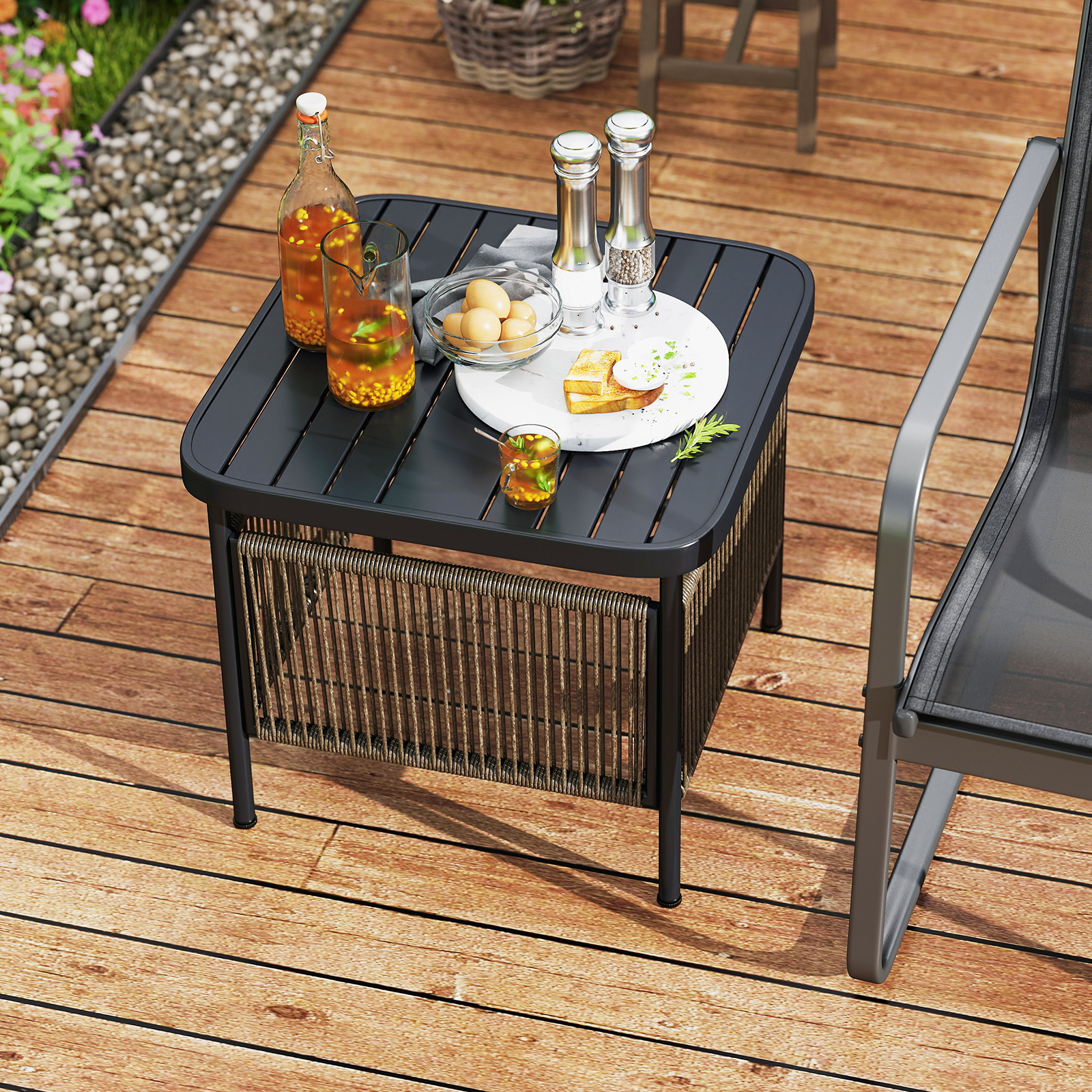 Beistelltisch Outdoor wetterfest Rattan Gartentisch mit Schirmloch kleiner Balkontisch Kaffeetisch für Garten 56 x 56 x 49 cm