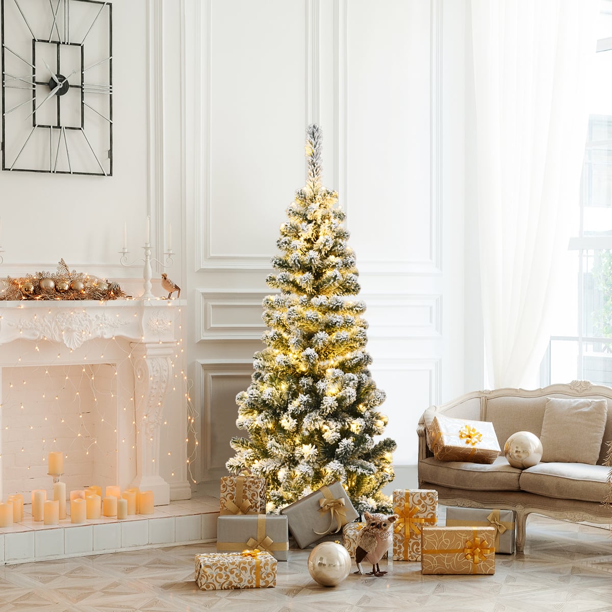 135 cm künstlicher Bleistift-Weihnachtsbaum mit Schnee und 150 LED-Lichtern