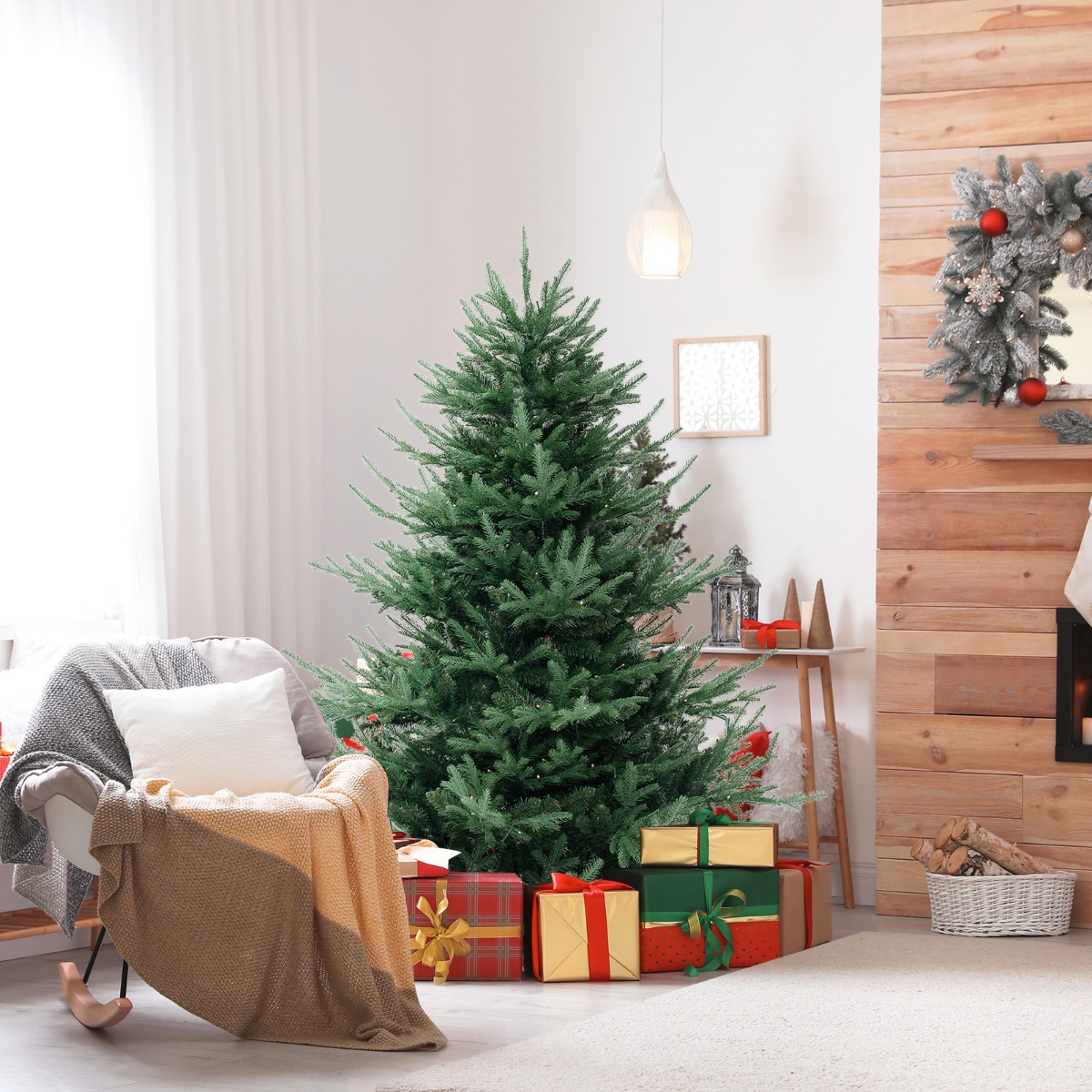 180 cm Künstlicher Weihnachtsbaum mit 240 Warmweißen LED Lichtern Tannenbaum