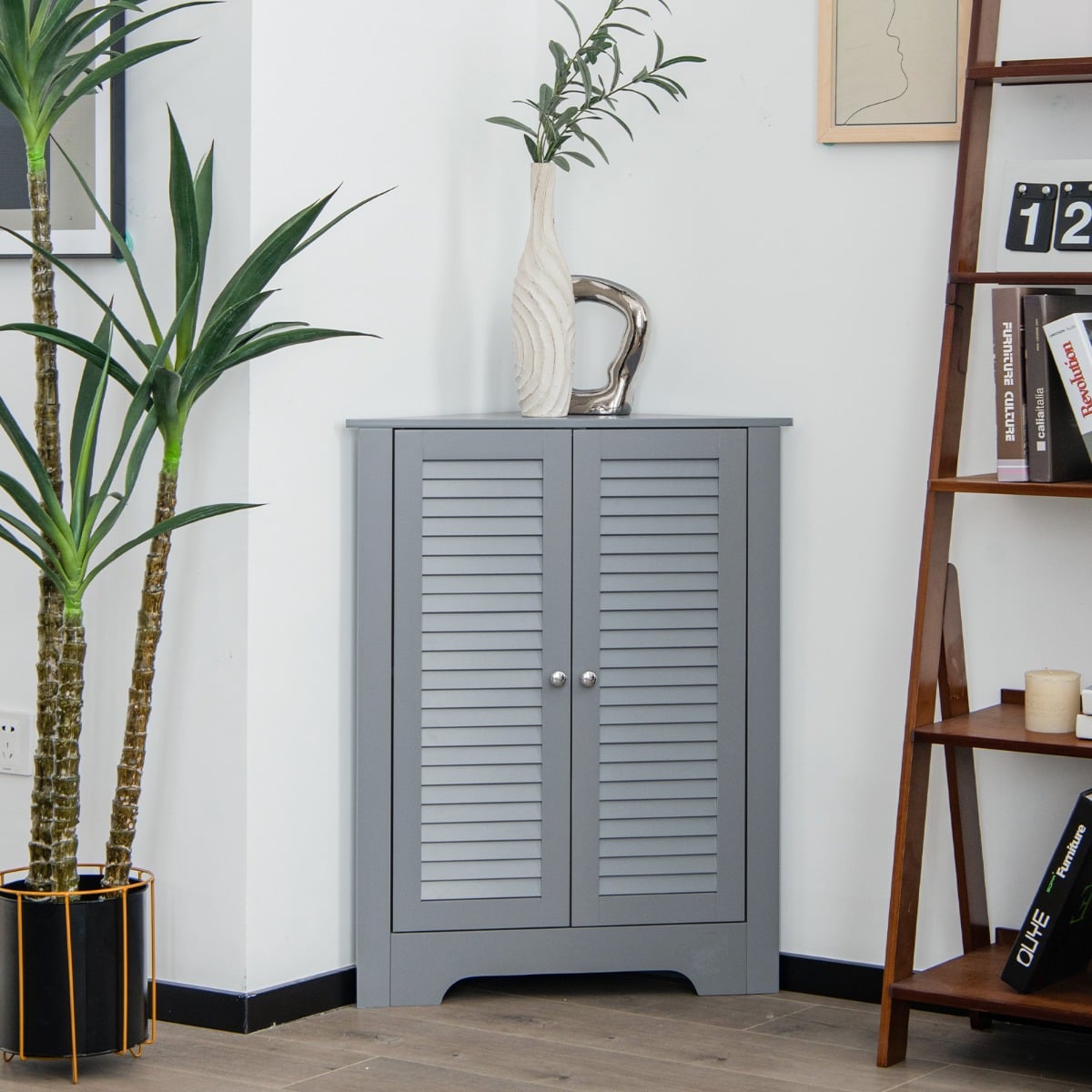 Eckschrank mit Lamellentür & Höhenverstellbarem Regal Platzsparend Badezimmerschrank Grau