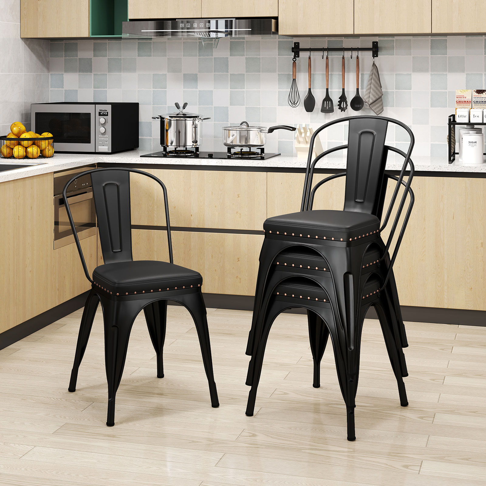 Esszimmerstühle 4er Set Bistrostuhl Metallstuhl stapelbar Küchenstühle gepolstert Gartenstühle mit Rückenlehne 44 x 53 x 84 cm Schwarz