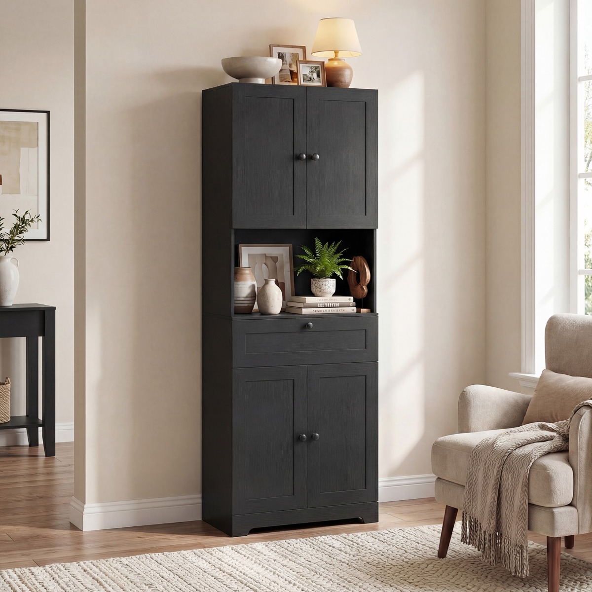 Hochschrank mit 4 Türen & 1 Schublade & Offenes Fach & 3-Fach Verstellbares Regal Schwarz