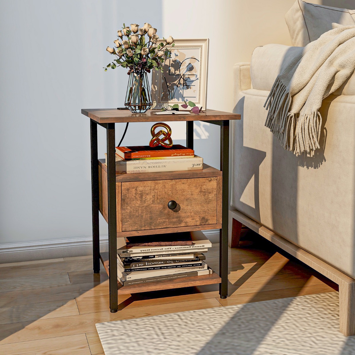 Nachttisch mit Ladestation & Schublade Nachtschrank mit offenen Ablagen 40 x 40 x 55 cm Rustikales Braun