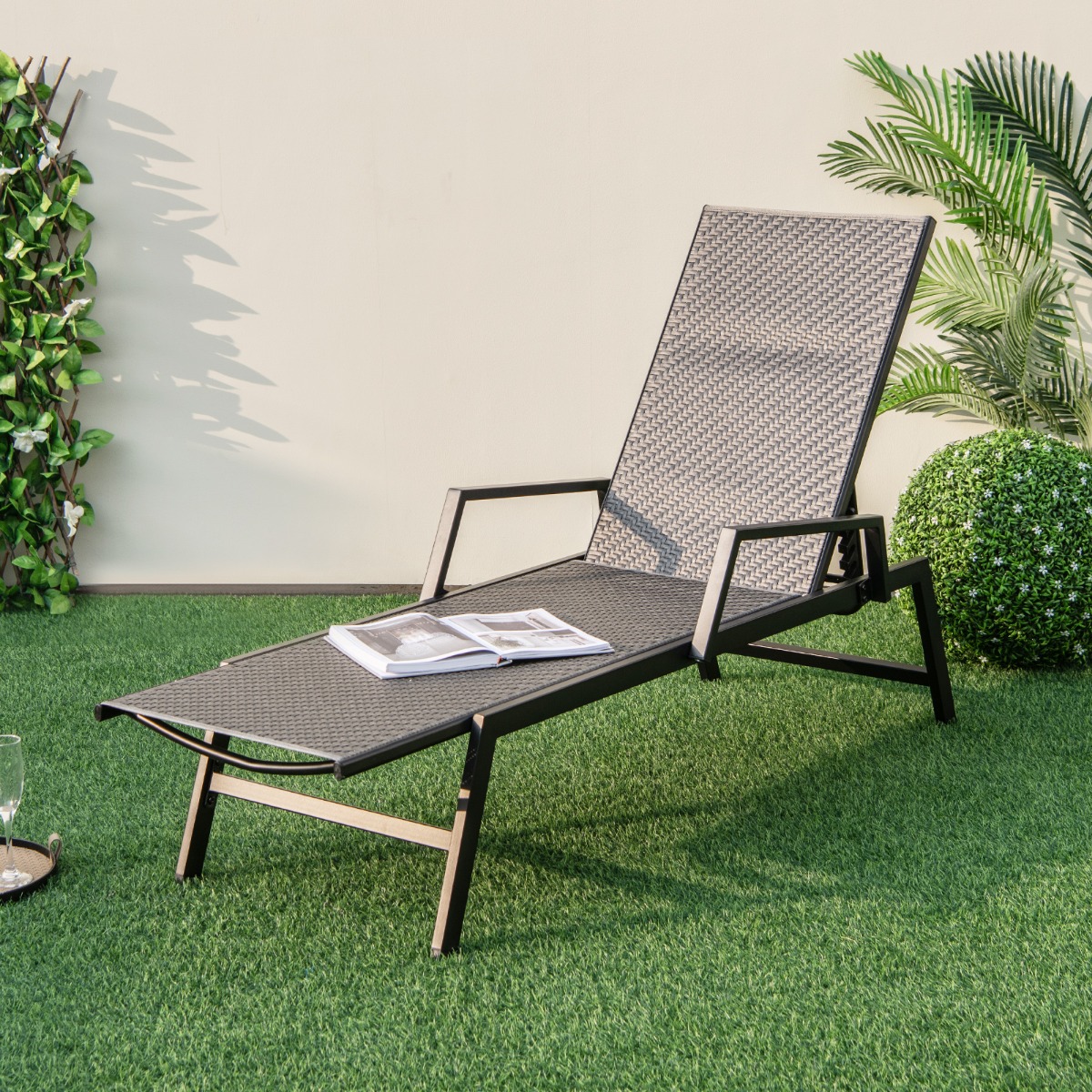 Sonnenliege Rattan Gartenliege mit Verstellbarer Rückenlehne und Armlehnen 167–193 x 59 x 33–93 cm Braun