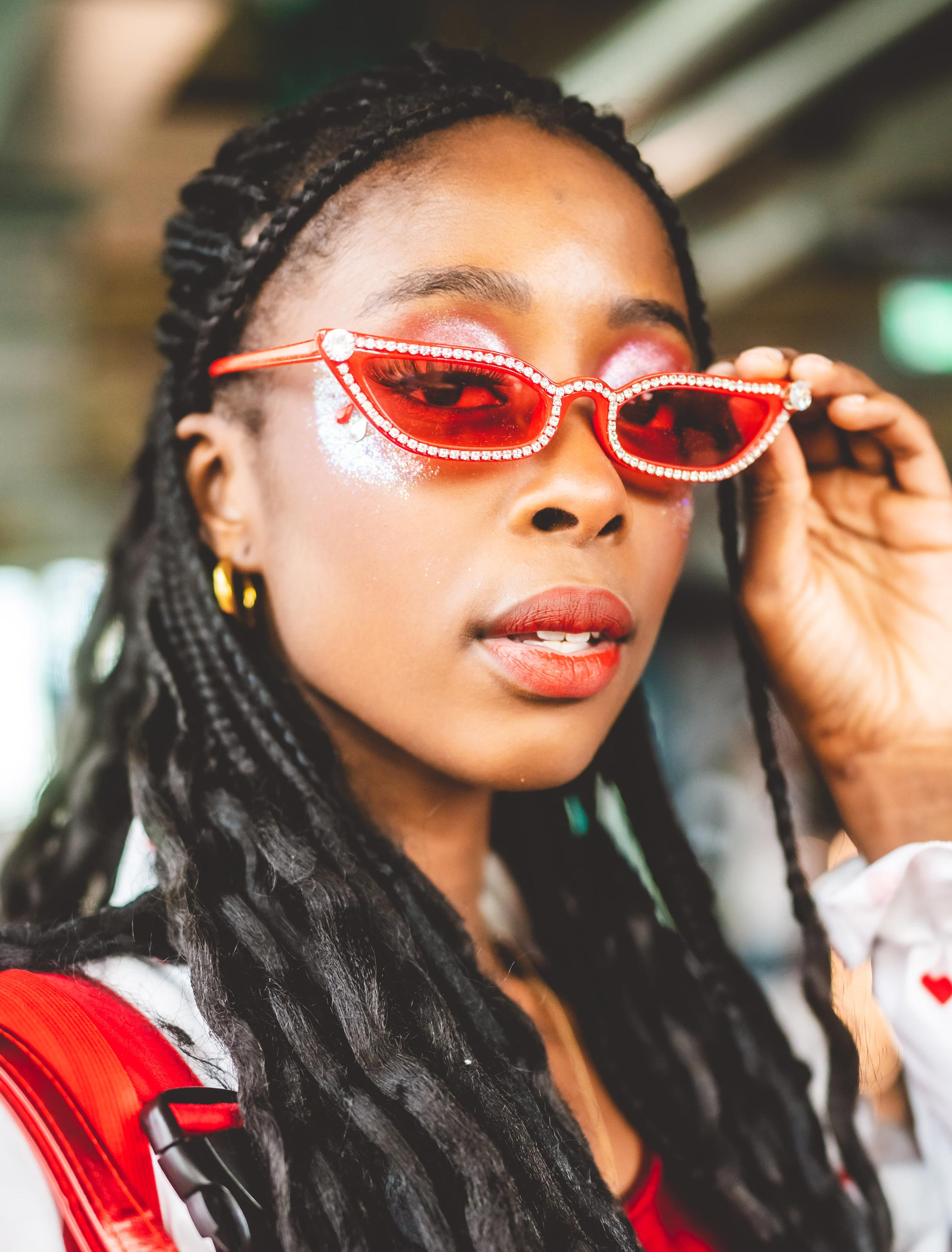 Kostümzubehör Brille mit Strass rot