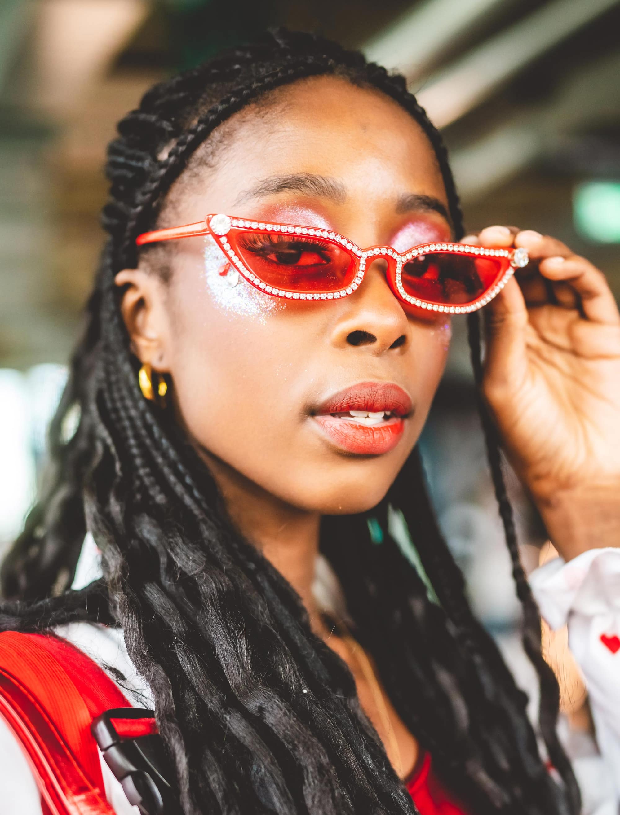 Kostümzubehör Brille mit Strass rot