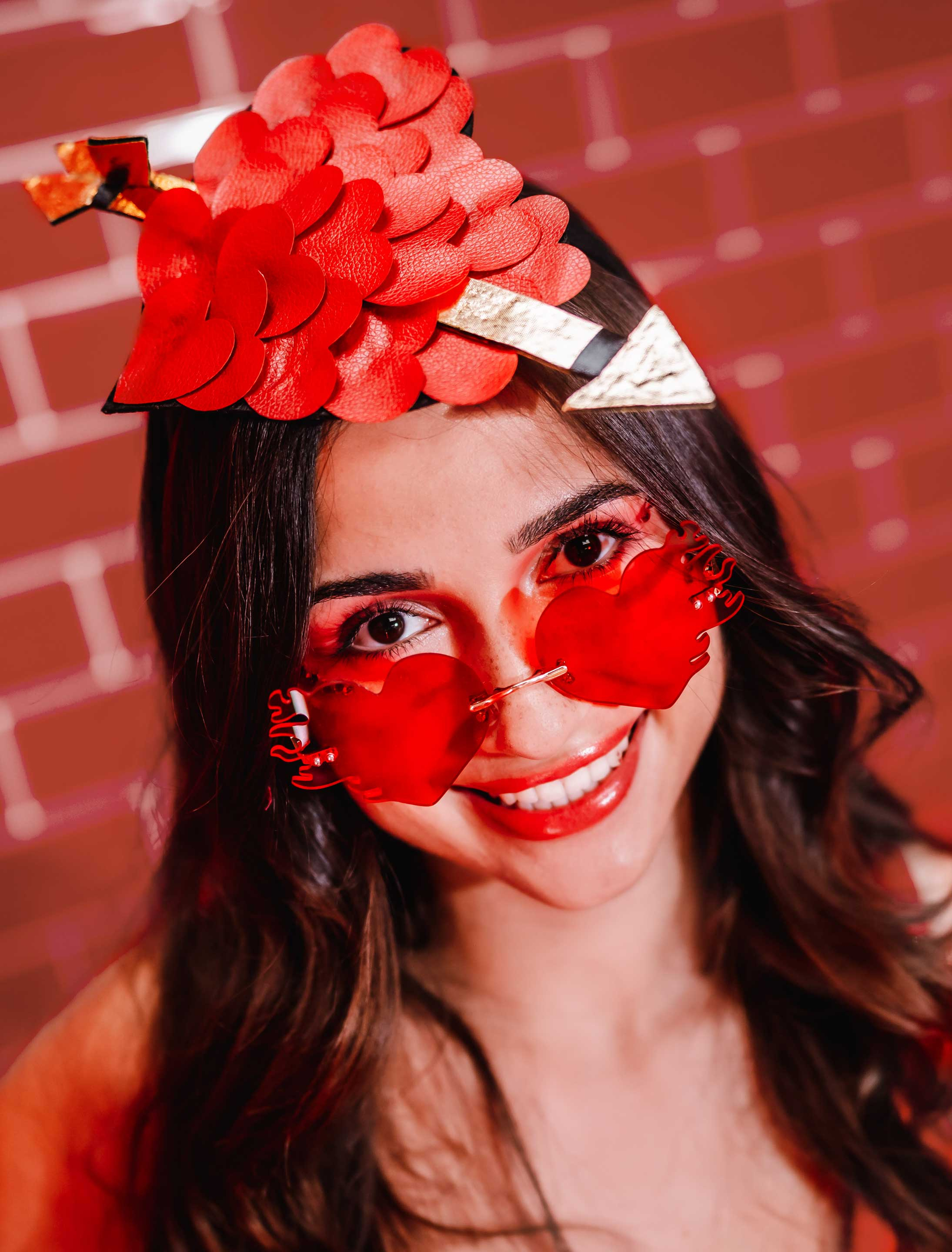 Kostümzubehör Brille Herzflammen rot