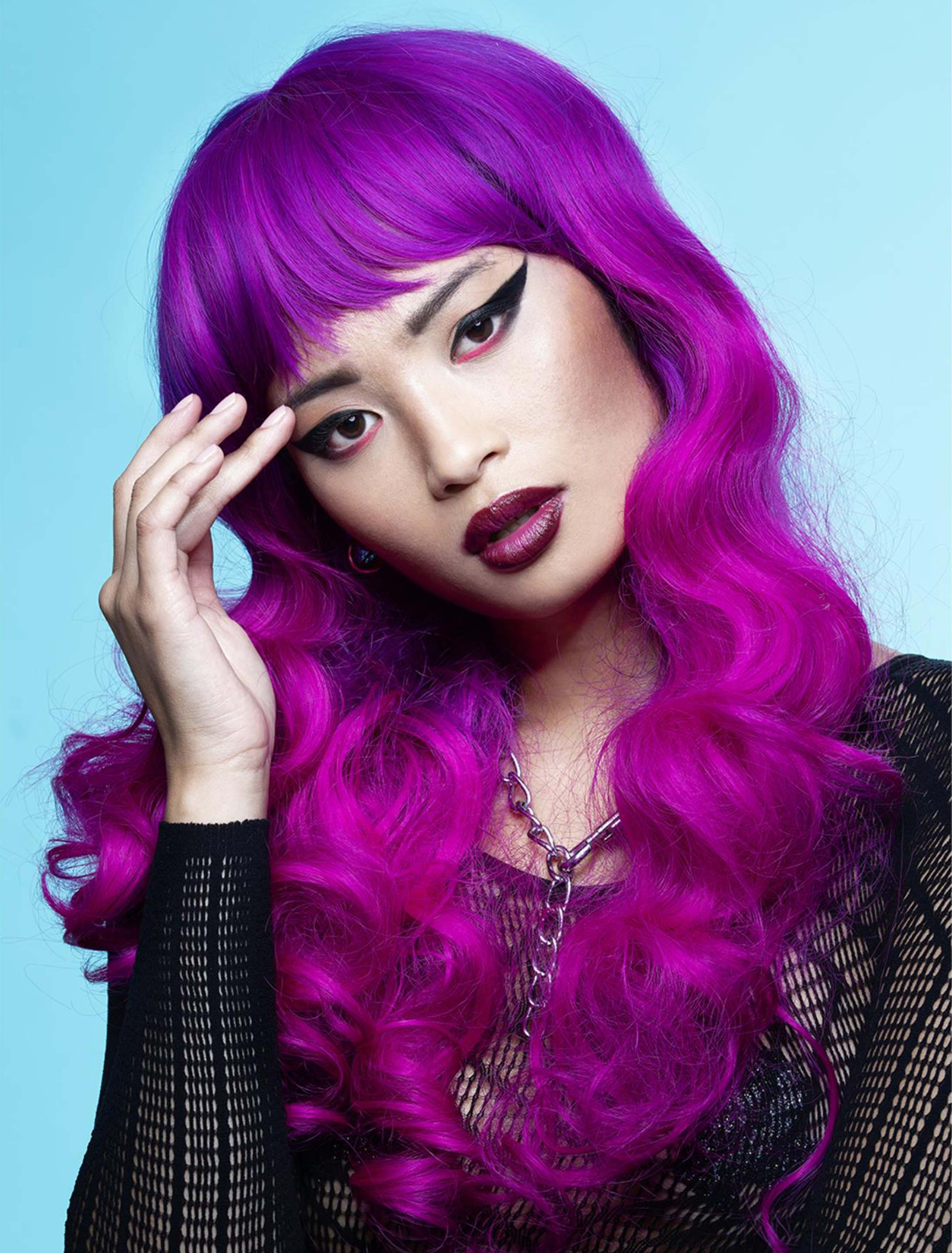 Kostümzubehör Perücke Langhaar lockig mit Pony fuchsia