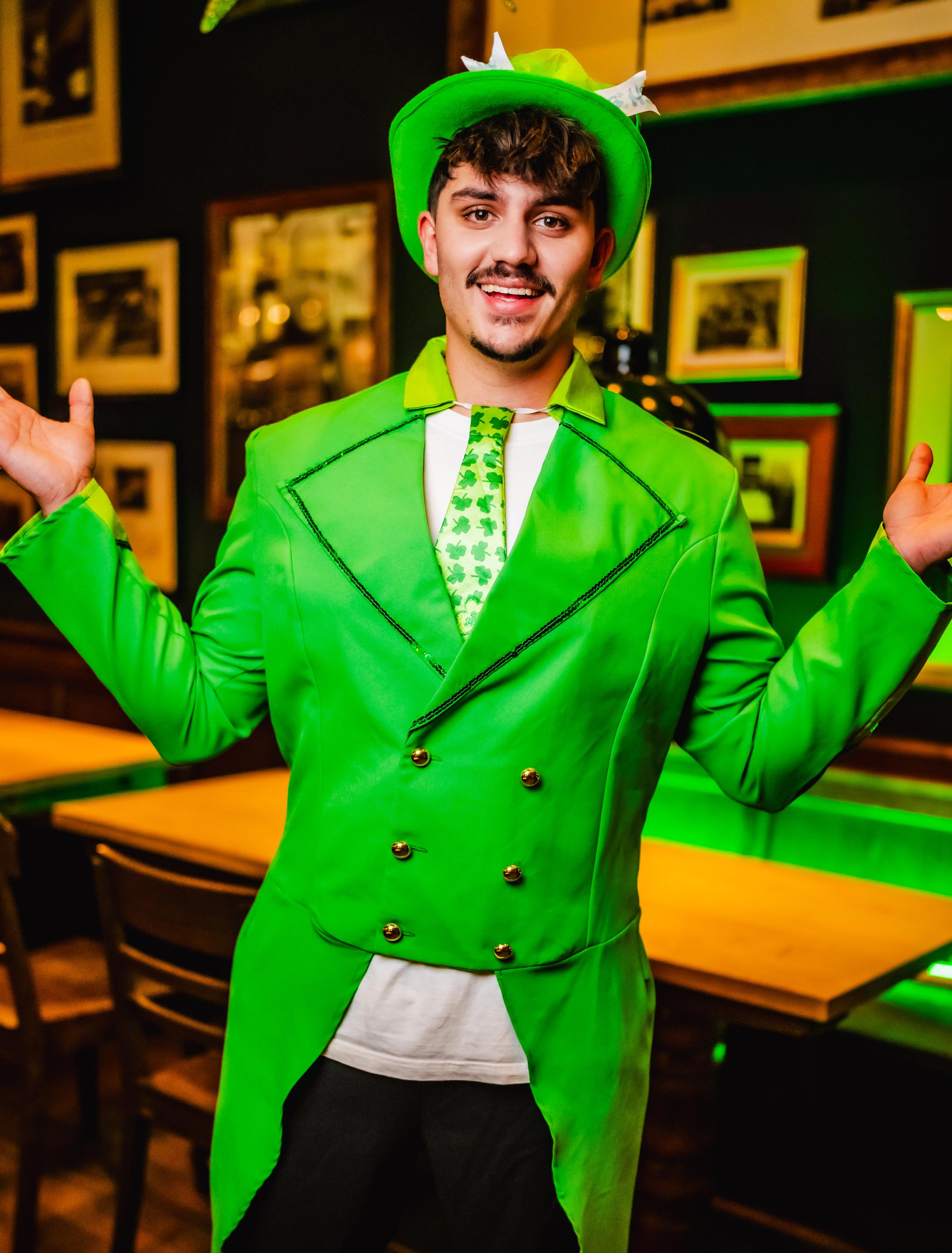 Frack St. Patricks Day Herren grün L