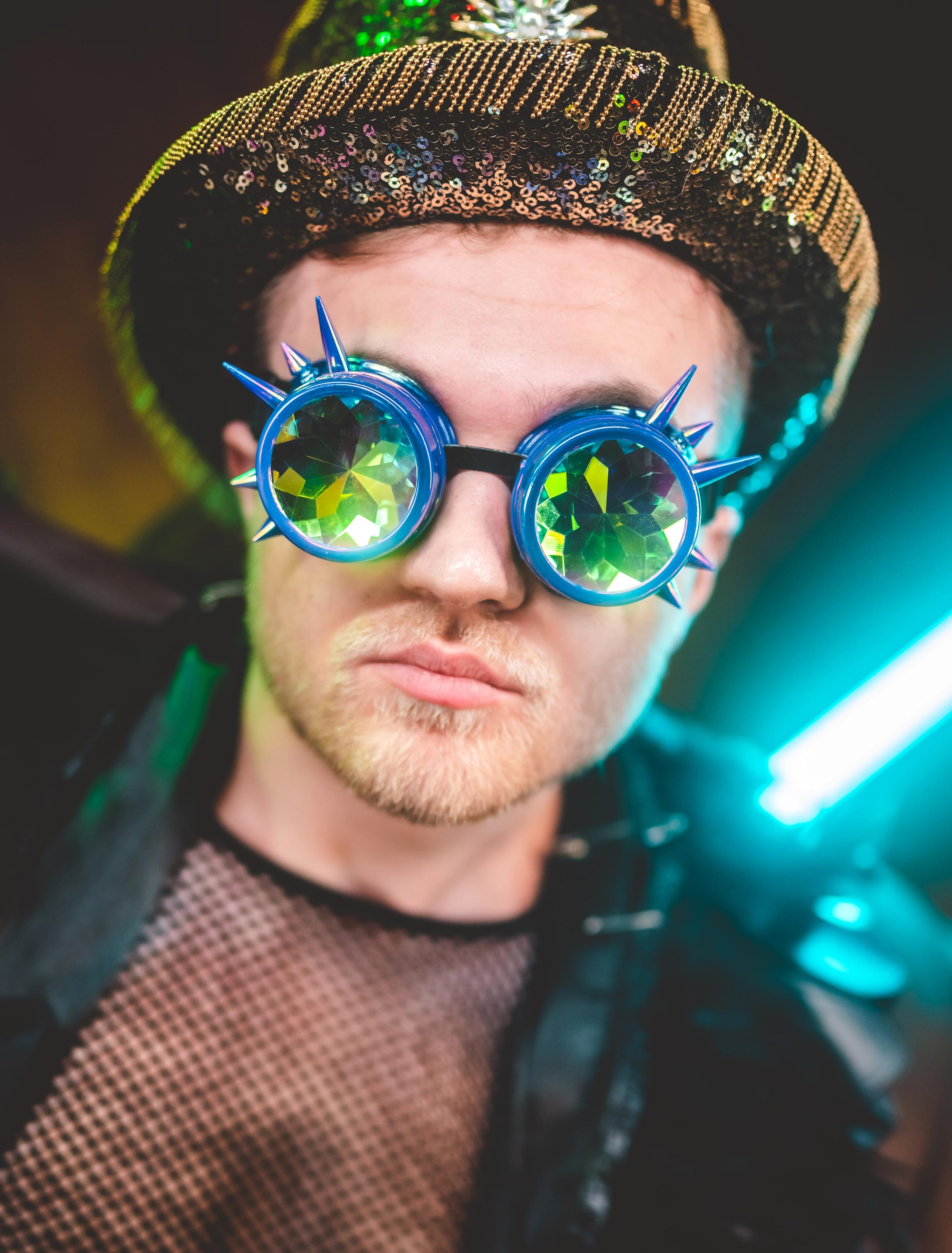 Kostümzubehör Brille Steampunk mit bunten Gläsern und Nieten mehrfarbig