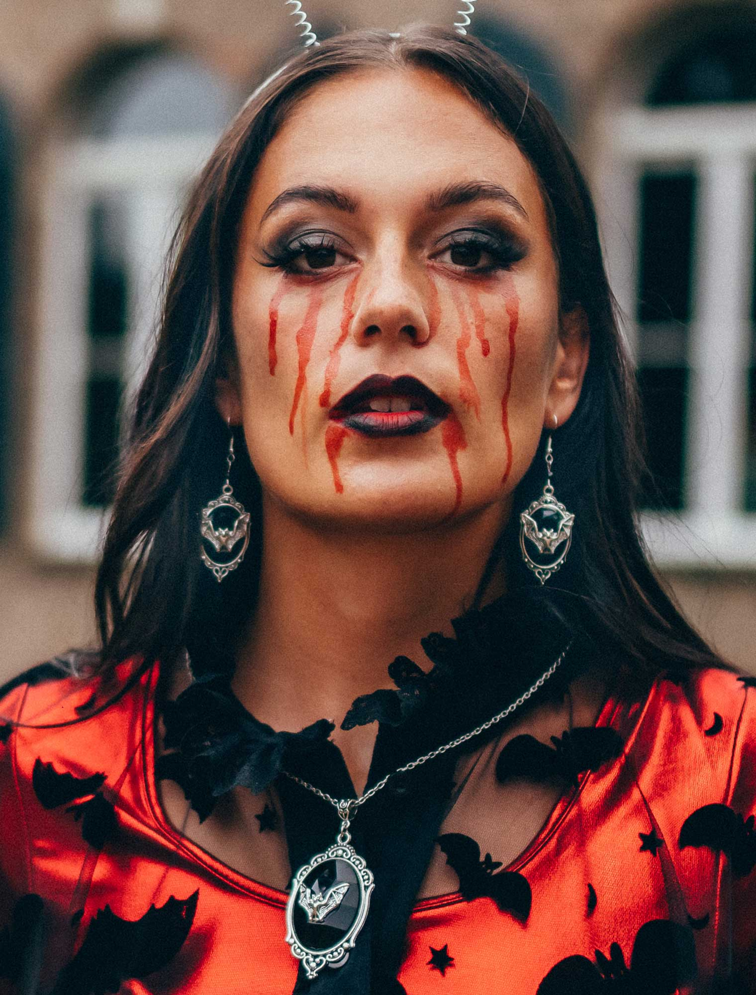 Kostümzubehör Ohrringe Fledermaus silber/schwarz