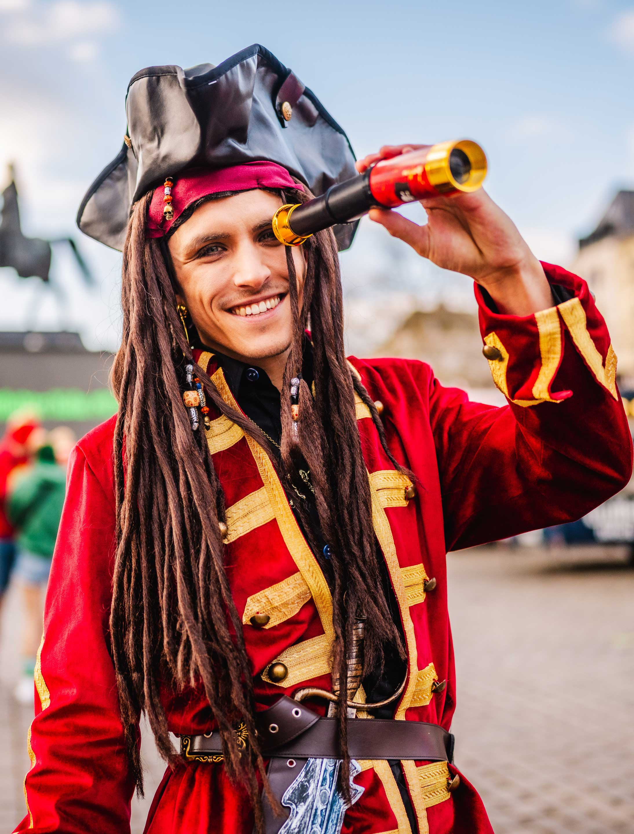 Jacke Pirat Herren rot/gold S/M