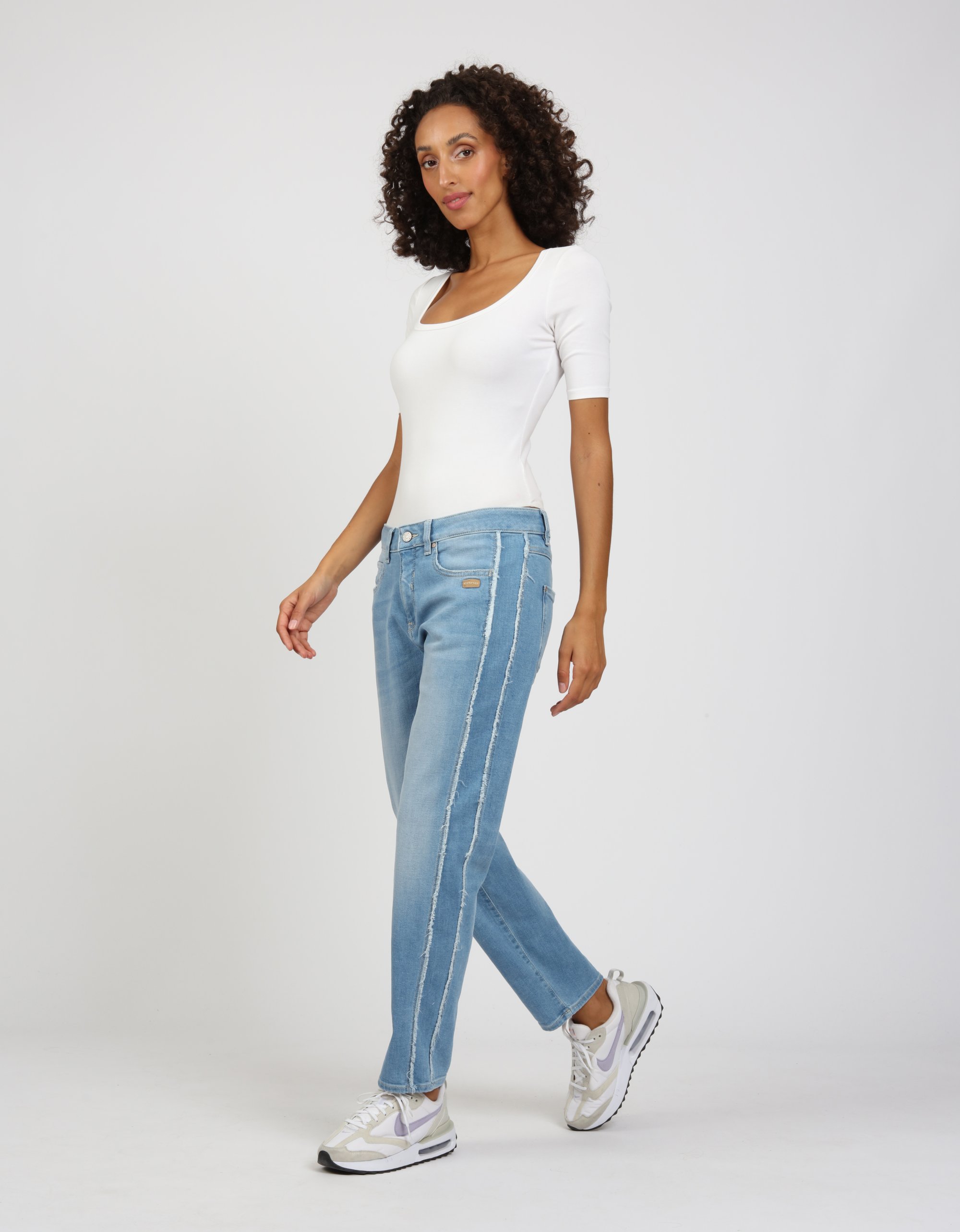 GANG Damen Jeans 94NADIA STRIPE - cropped boyfriend fit Jeans light fringy stripe