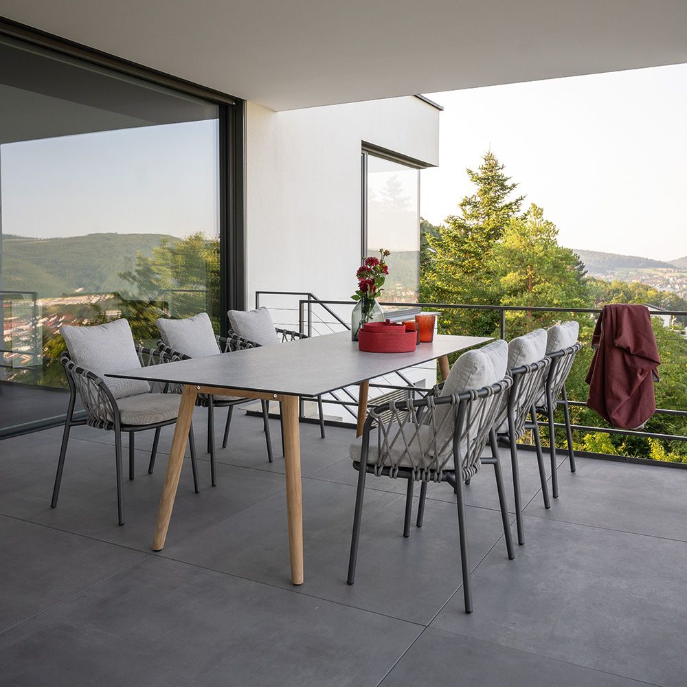 Stern 6x Sessel Klea Alu anthrazit Kordel Stone Kissenset perlgrau mit Tisch 220x100 cm Interno Teak Beine Tischplatte Zement hell