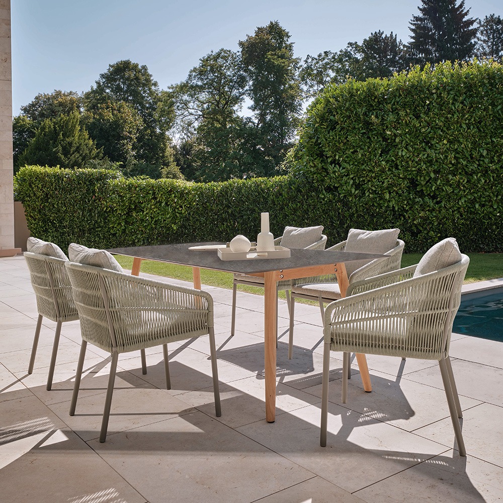 Stern Jella 5x Stapelsessel warmgrau mit Kordel warmgrau mit Interno Tisch 220x100 cm Dekor Stone