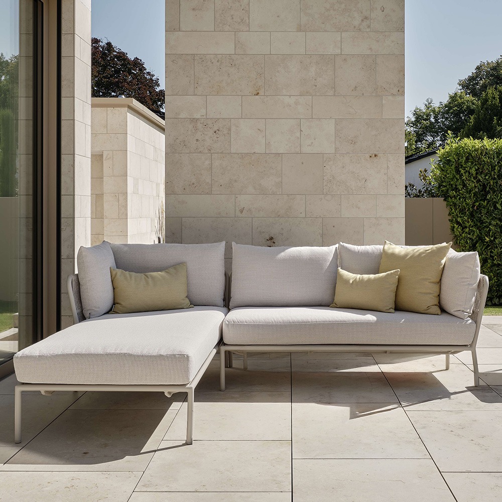 Stern Loungemöbel Set Romy 2-Sitzer links mit Recamiere rechts Aluminium greige Kissen Vanilla