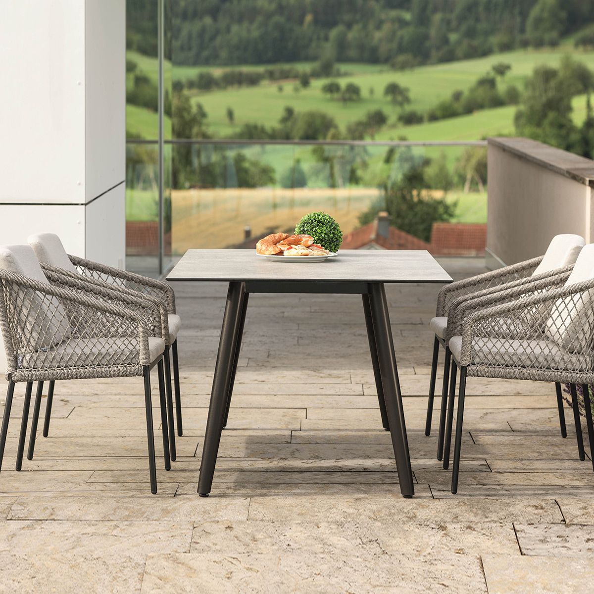 Stern 4x Sessel Odea cream mit Tisch 180x100 Interno Tischplatte Quartz