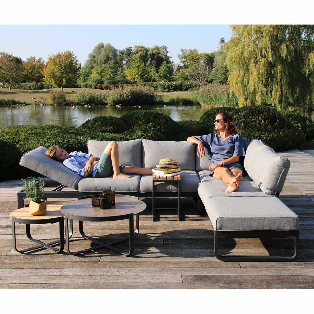 Zebra Fly Lounge zwei 3-Sitzer Olefin-Kissen Mixed-Grey mit Beistelltisch und Lounge 2er Tisch-Set