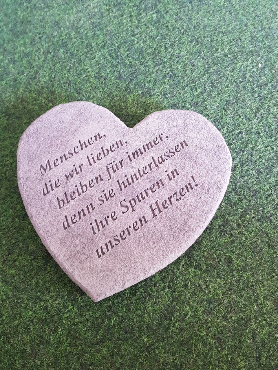 Gedenkstein 'Menschen,die wir lieben...', klein