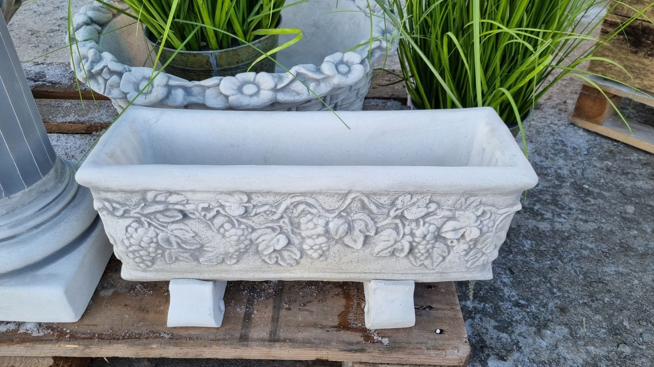 Pflanzgefäß, Pflanzkasten 'Weintraube', verschiedene Größen, antik grau