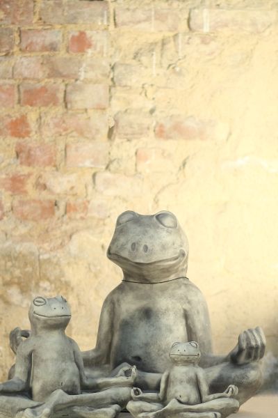 Gartenfigur 'YOGA-FROSCH' XXL, Steinguss - Original von Vidroflor