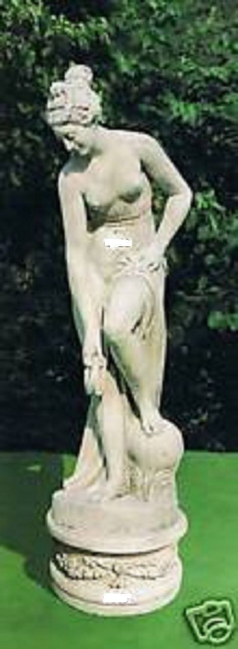 Gartenfigur Statue 'Allegrain Grande' mit Sockel im Set Made in Italy