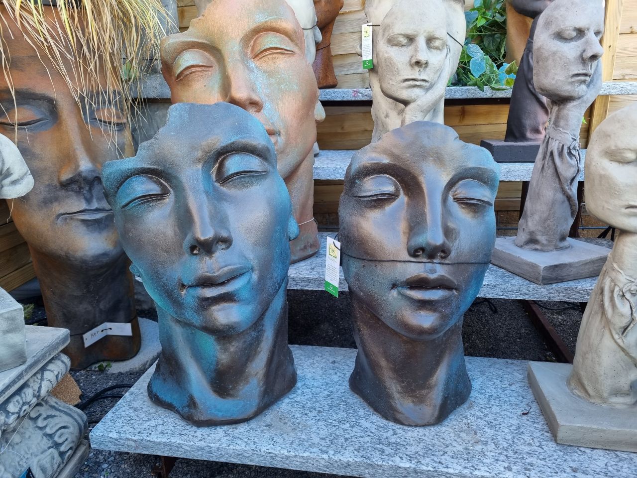 Gartenfigur Gesicht 'MANN' und 'FRAU' im Bronze Stil im Set, klein - Original...