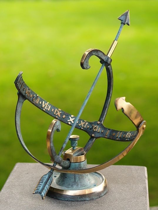 Sonnenuhr, klein aus Bronze