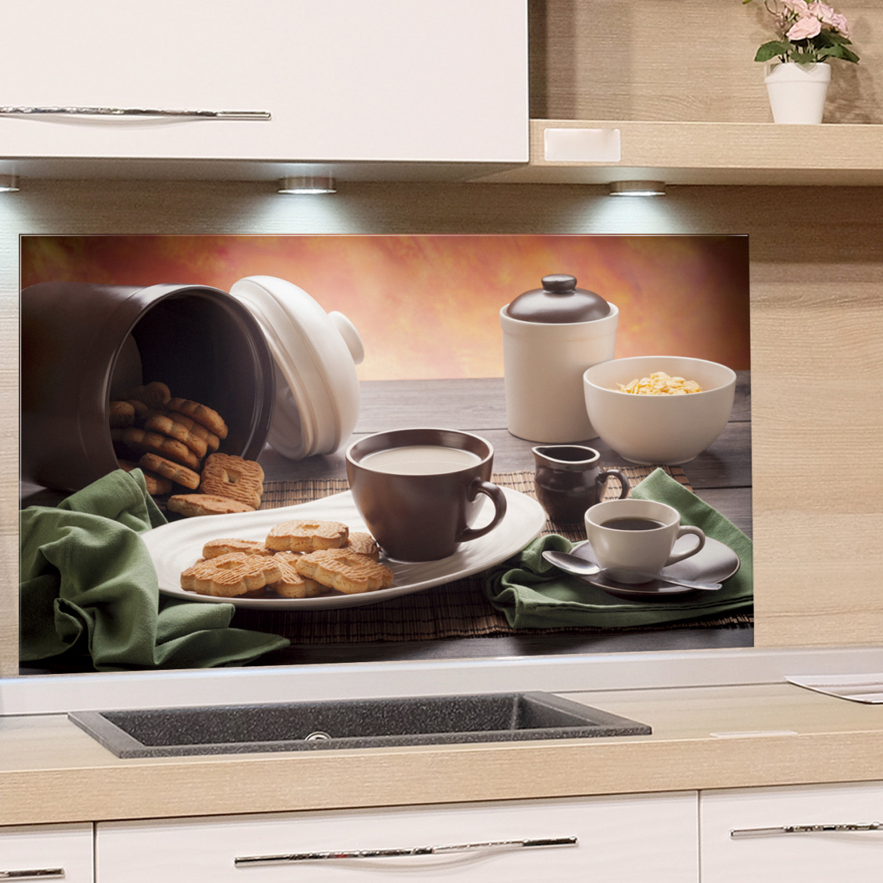 Spritzschutz aus Glas Tisch mit Tasse Kekse Dose Schale