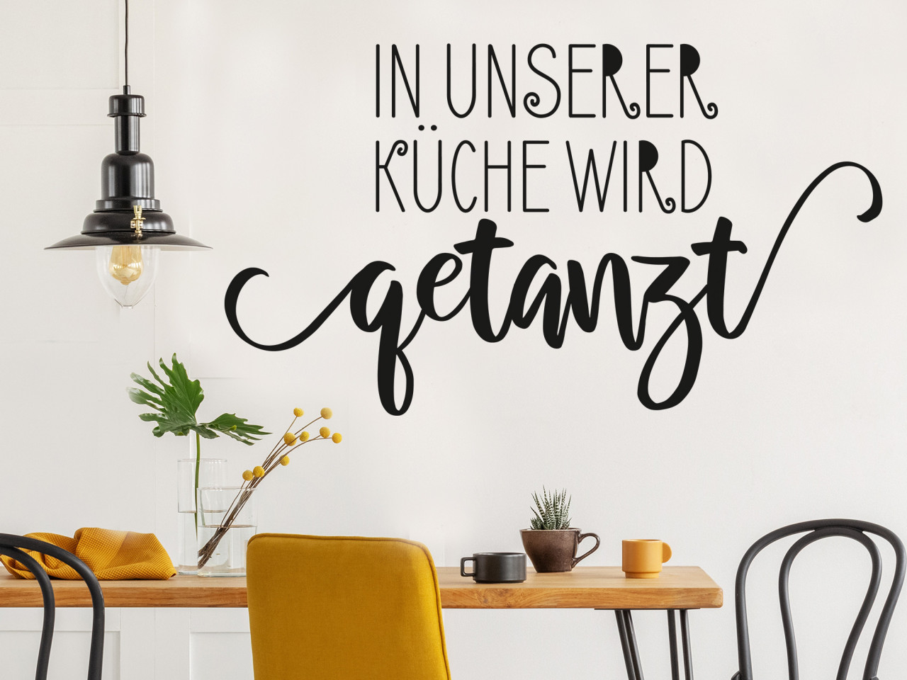 Wandtattoo In unserer Küche wird getanzt