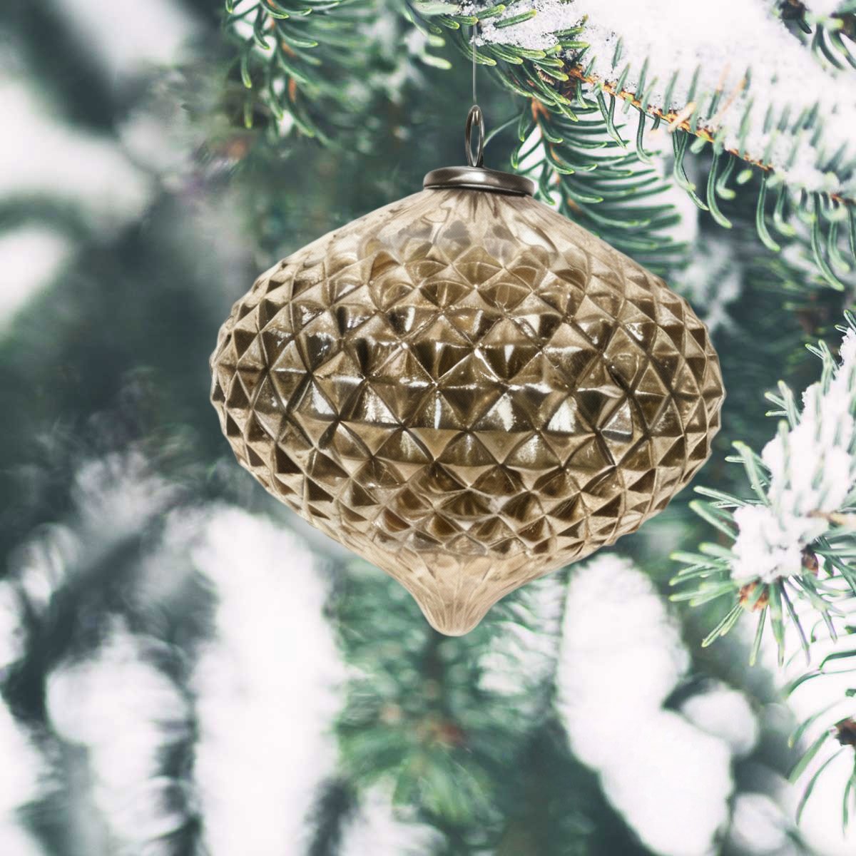 Weihnachtskugel Tropfenform Glas, gold glänzend - handgemacht in Indien, ⌀15 cm