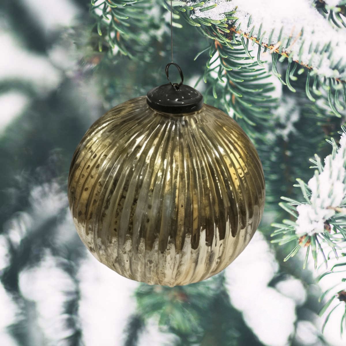 Weihnachtskugel Glas geriffelt, gold glänzend - handgemacht in Indien, ⌀16 cm