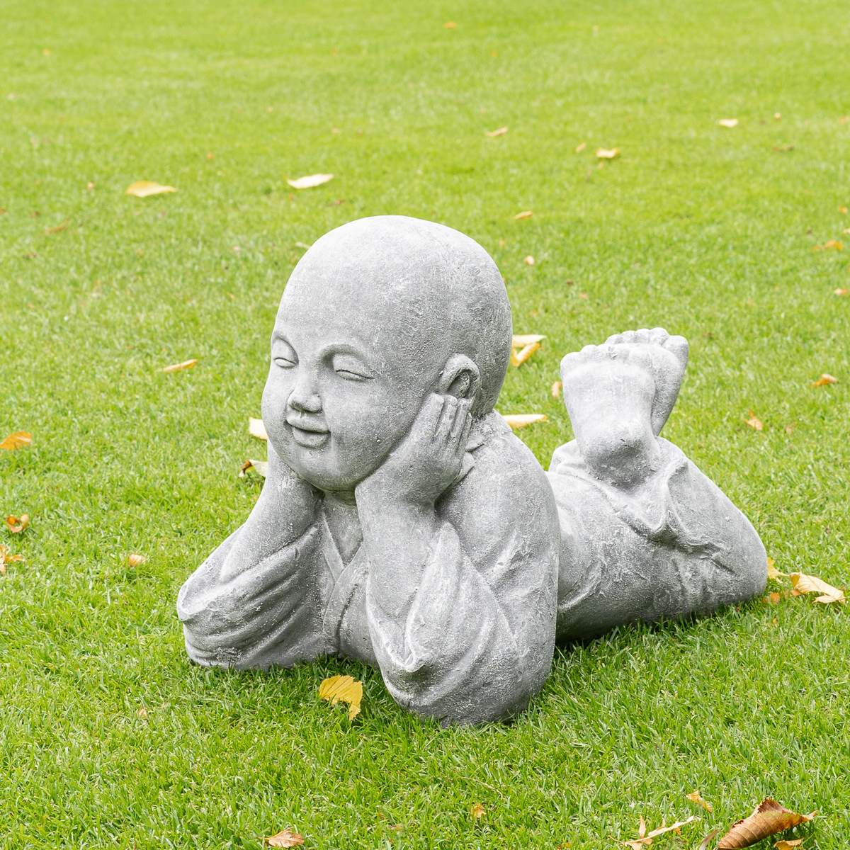 Buddha Kind | Steinguss, grau | H 32 cm x T 36 cm